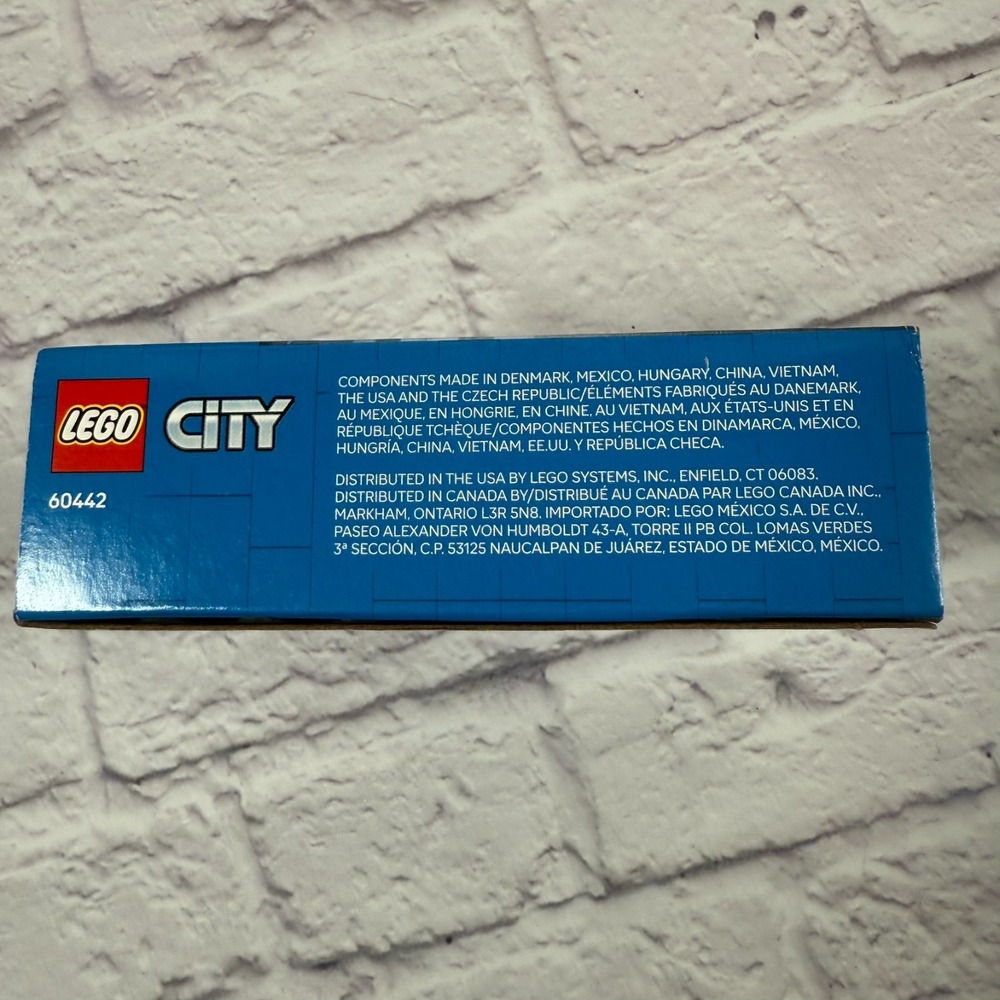 NIB LEGO CITY: Formula 1 - F1 Driver with Mclaren Race Car (60442) Never opened - Picture 3 of 4